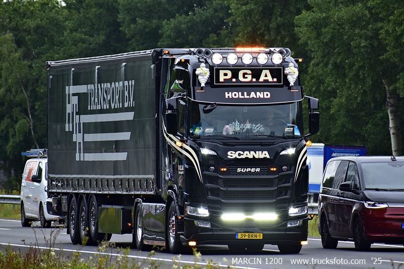 _DSC0945 P.G.A.-crop-SCANIA S.JPG