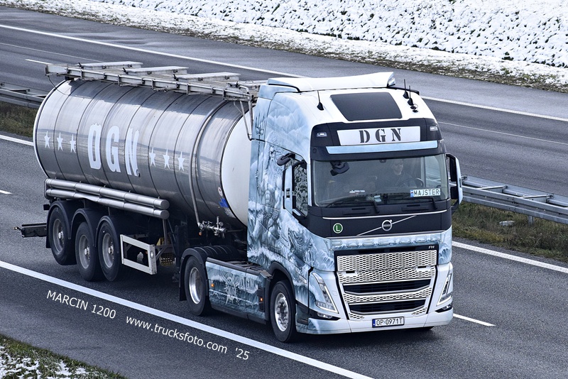 _DSC6206 DGN POSEIDON-crop-VOLVO FH5.JPG