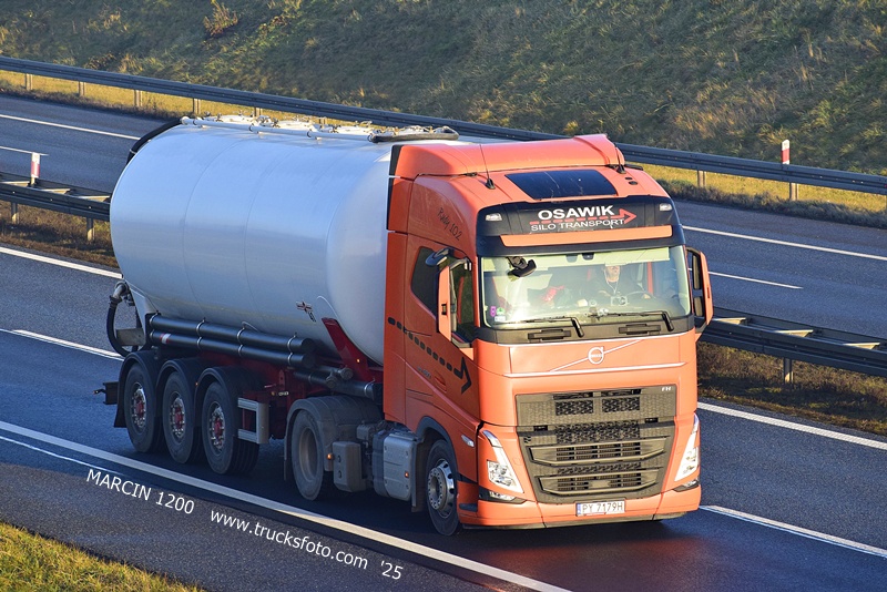 _DSC8387 OSAWIK-crop-VOLVO FH5.JPG