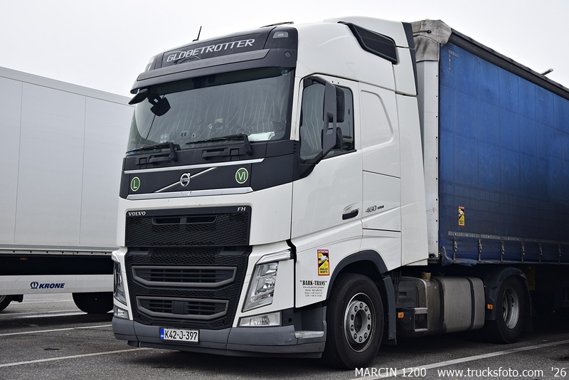 _DSC4559 BARK TRANS-crop-VOLVO FH4.JPG