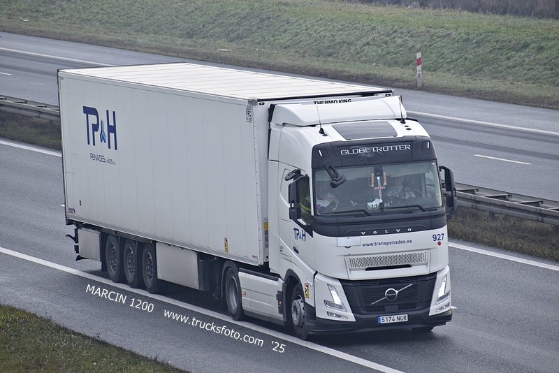 _DSC6615 TPH TRANSPENADES-crop-VOLVO FH AERO.JPG