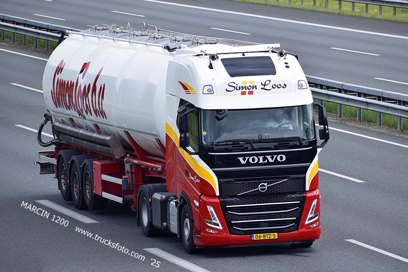 _DSC8941 SIMON LOOS-crop-VOLVO FH5.JPG