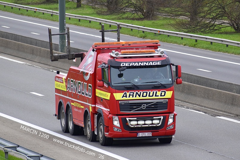_DSC4847 ARNOULD HOLOWNIK-crop-VOLVO FH3.JPG