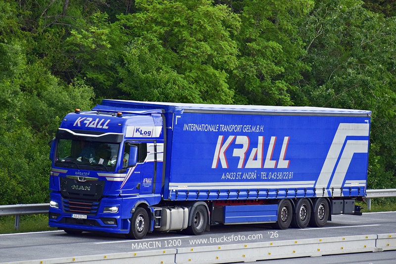 _DSC9293-crop-KRALL - MAN TGX II.JPG