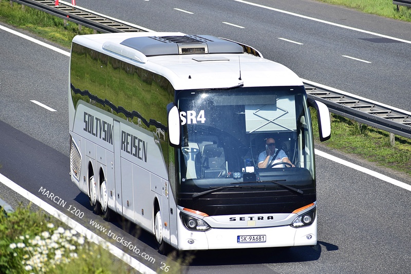 _DSC7807 AUTOBUS SETRA-crop-SOLTYSIK REISEN.JPG