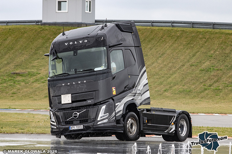 Volvo FH Aero demo1.jpg