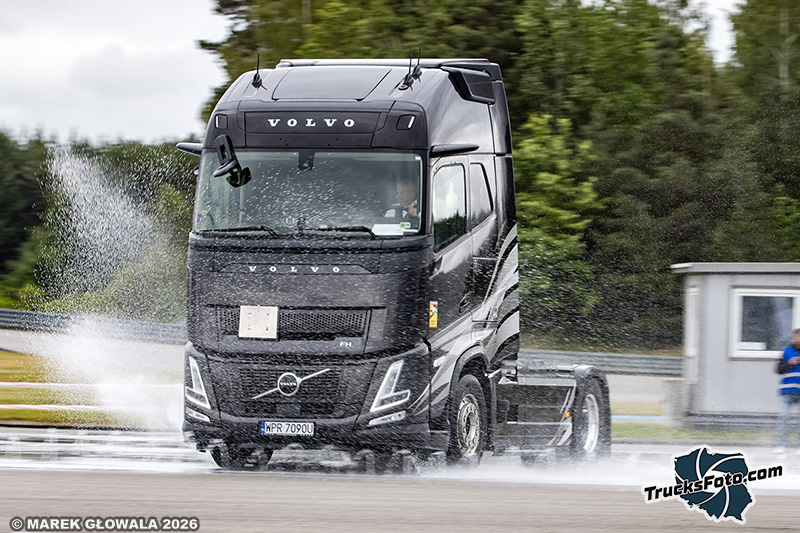 Volvo FH Aero demo4.jpg