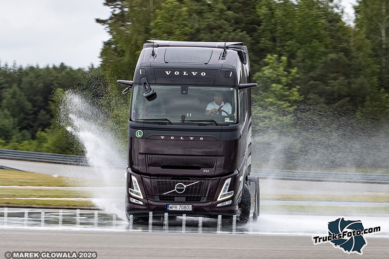 Volvo FH Aero demo5.jpg