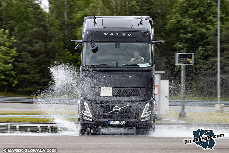 Volvo FH Aero demo6.jpg