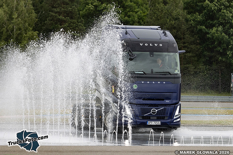 Volvo FH Aero demo7.jpg