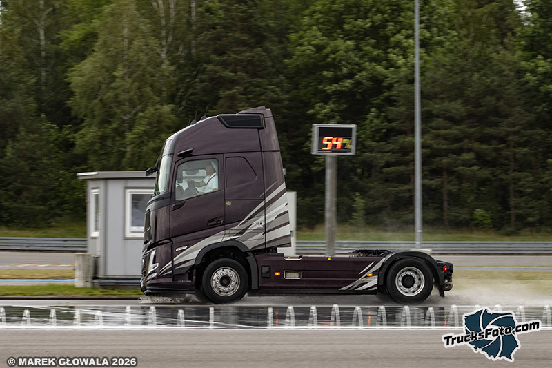 Volvo FH Aero demo8.jpg
