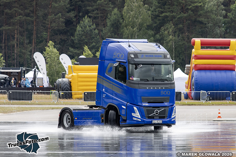 Volvo FH Aero demo9.jpg