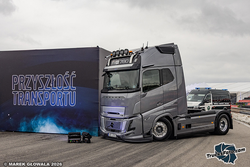 Volvo FH16 Aero 780 - JFD Corp.jpg