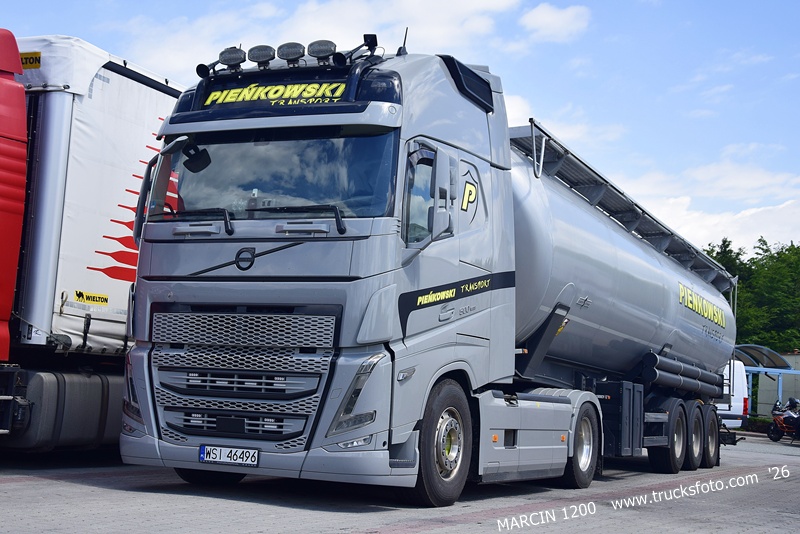 _DSC8085 Pieńkowski Transport-crop-VOLVO FH5.JPG
