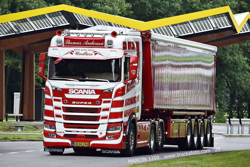 _DSC9793 THOMAS ANDERSEN-crop-SCANIA S660 V8.JPG