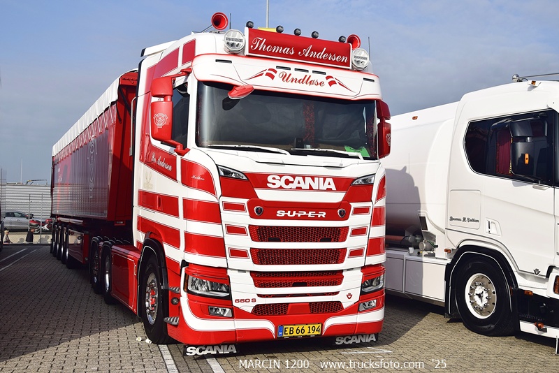 _DSC1328 THOMAS ANDERSEN-crop-SCANIA S660 V8.JPG