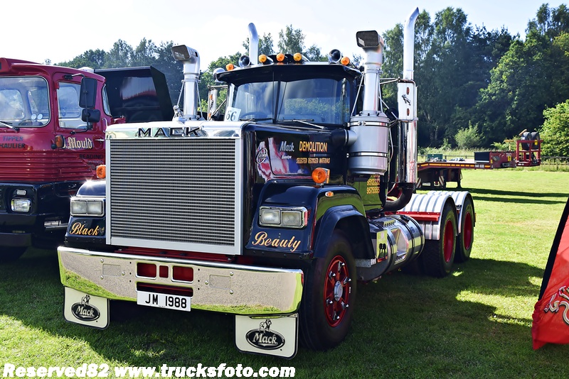 _DSC5203 Mack.JPG