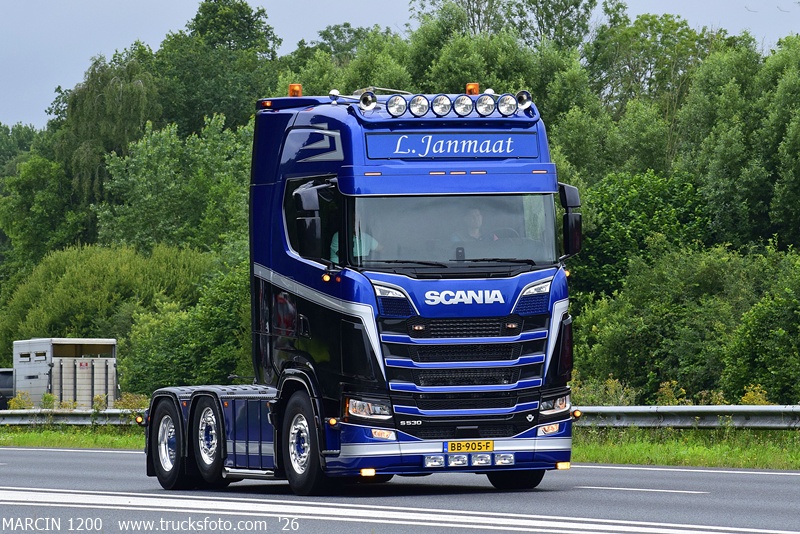 _DSC0375 L.JANMAAT-crop-SCANIA S530 V8.JPG