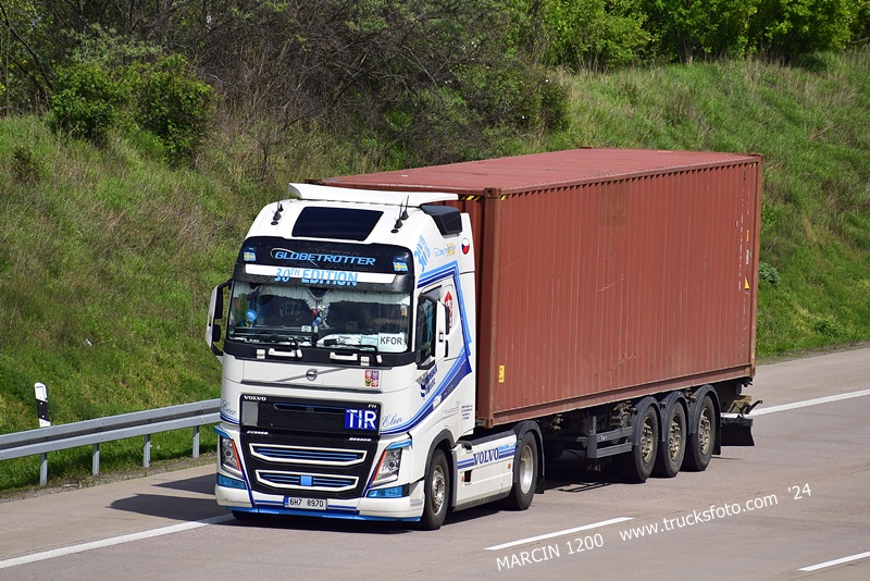 _DSC1943 FORMANEK-crop-VOLVO FH4.JPG