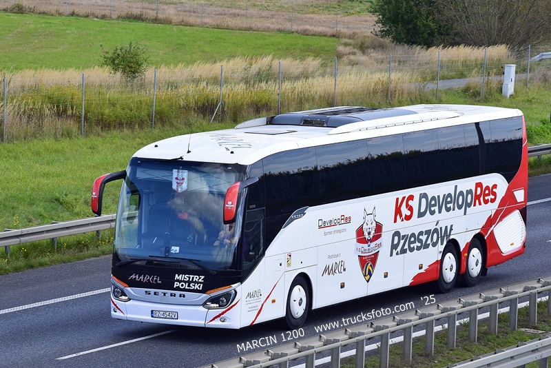 _DSC2351 AUTOBUS SETRA-crop-KS DEVELOPRES RZESZÓW - MARCEL.JPG
