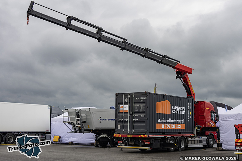 Volvo FH Aero Staniaszek.jpg