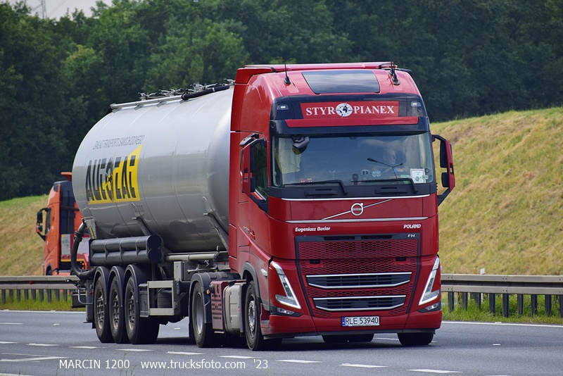_DSC4614 STYROPIANEX-crop-VOLVO FH5.JPG