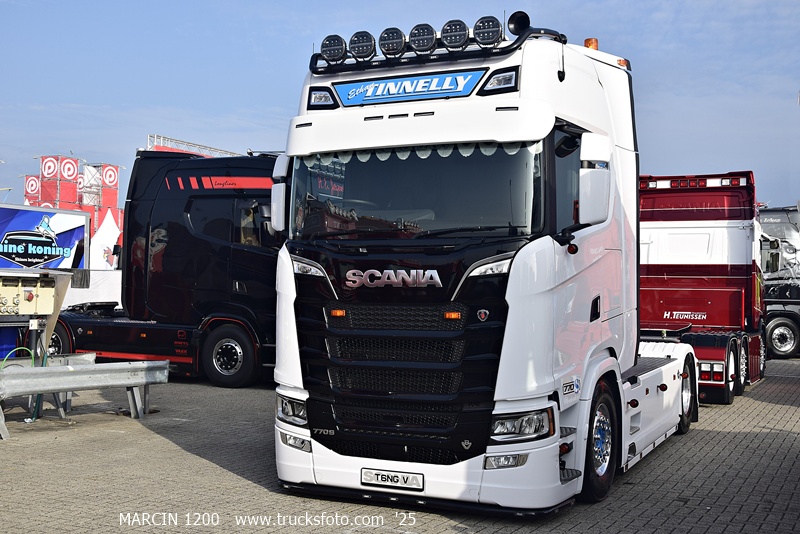_DSC1261 TINNELLY-crop-SCANIA S770 V8.JPG