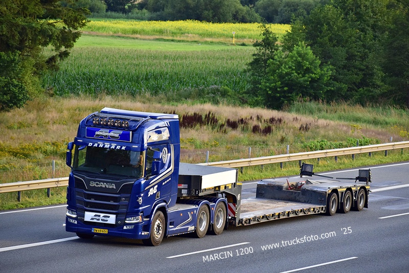 _DSC8299 AC RECYCLING-crop-SCANIA R770 V8.JPG