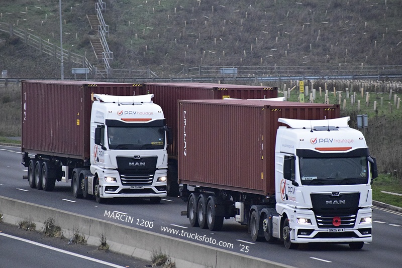 _DSC9959 PAV HAULAGE-crop-MAN TGX II.JPG