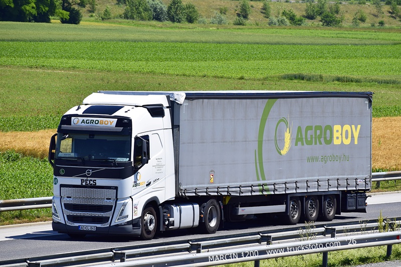 _DSC9186 AGROBOY-crop-VOLVO FH5.JPG