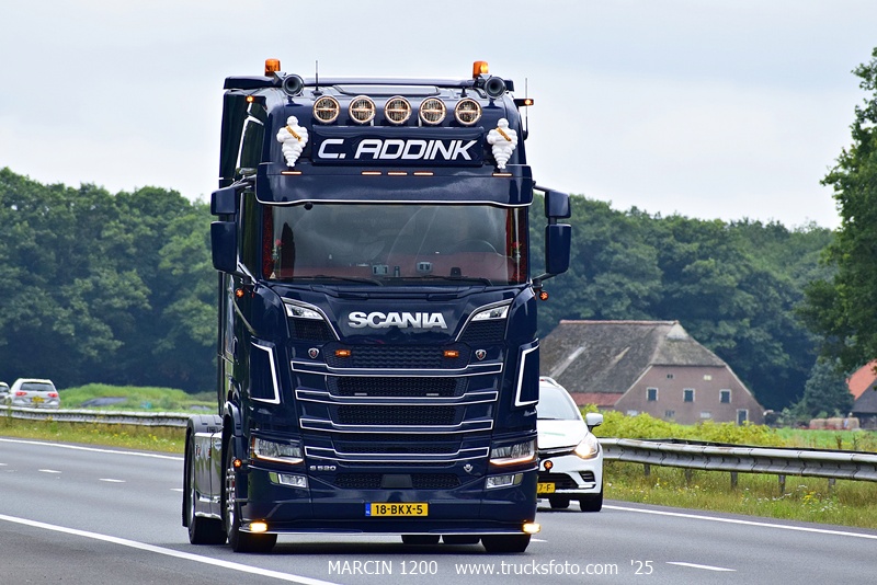 _DSC9919 C.ADDINK-crop-SCANIA S520 V8.JPG