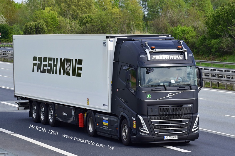 _DSC2151 FRESH MOVE-crop-VOLVO FH5.JPG
