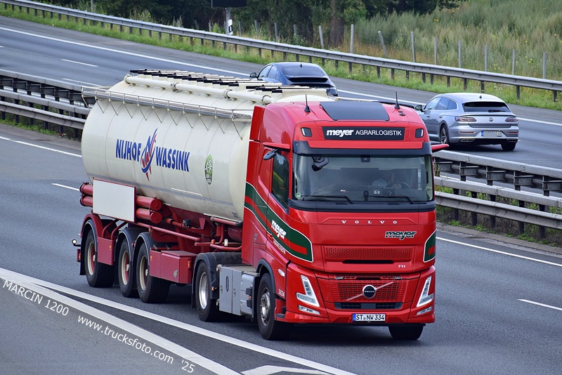 _DSC8454 MEYER AGRALOGISTIK-crop-VOLVO FH AERO.JPG