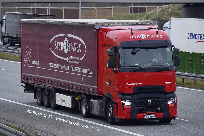 _DSC9964 STYROPIANEX-crop-RENAULT RANGE-T EVO.JPG