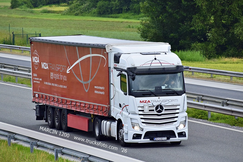 _DSC8155 MZA TRANSPORTI-crop-Actros MP5.JPG