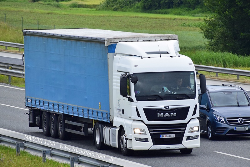 _DSC8681 MERIDIJAN-crop-MAN TGX.JPG