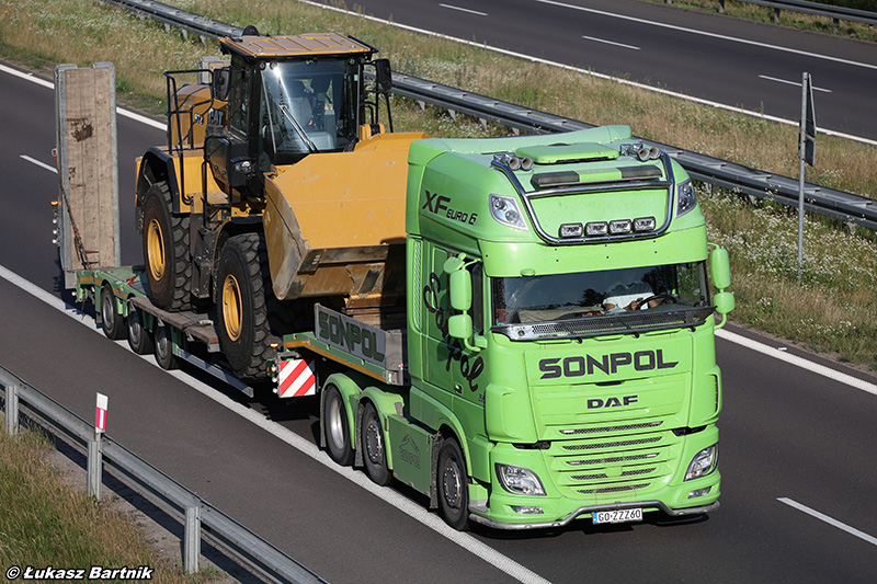 IMG_0386 DAF XF Sonpol.jpg