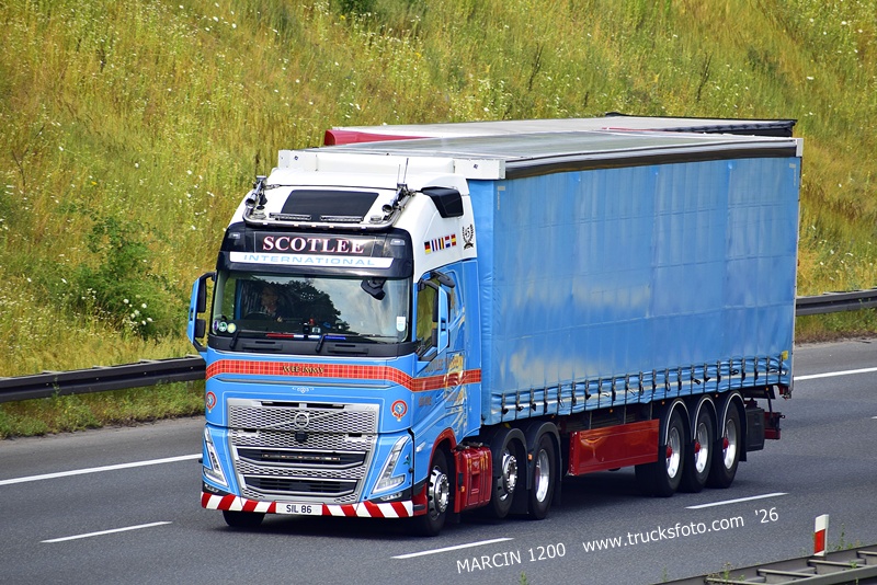 _DSC9816 SCOTLEE-crop-VOLVO FH5.JPG