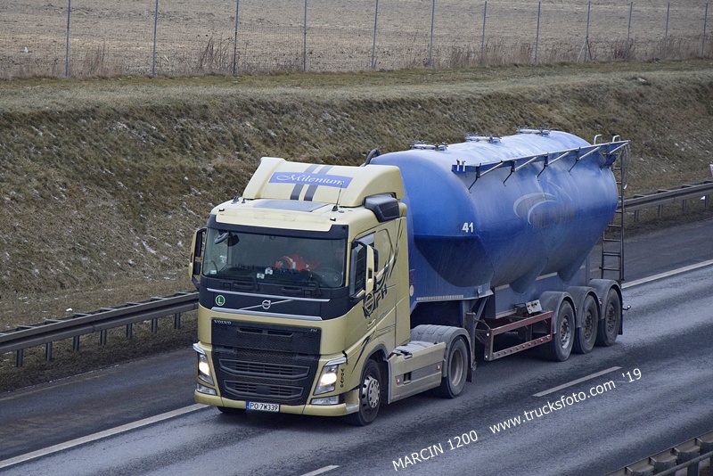 _DSC4050 MILENIUM-crop-VOLVO FH4.JPG