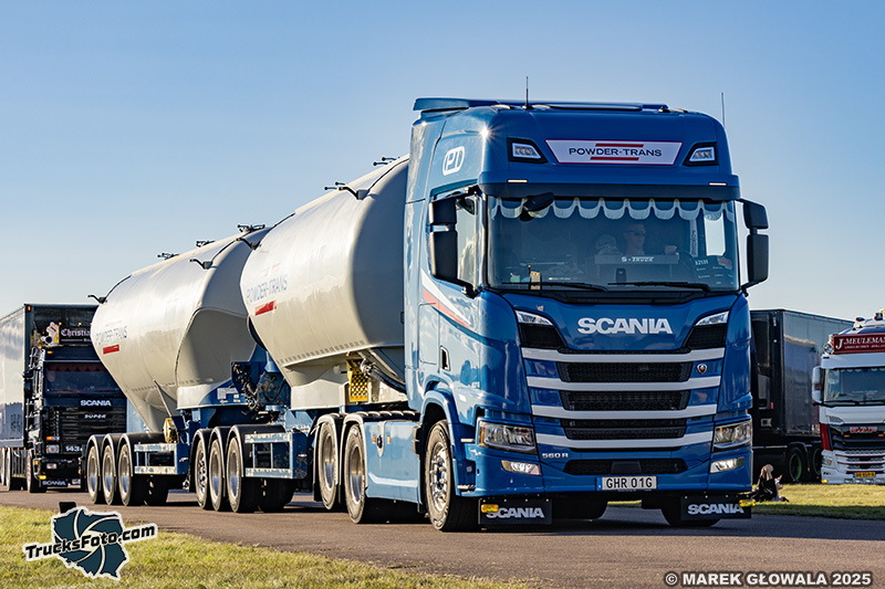 Scania 560R Super Powder-Trans.jpg