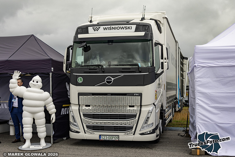 Volvo FH - Wiśniowski.jpg