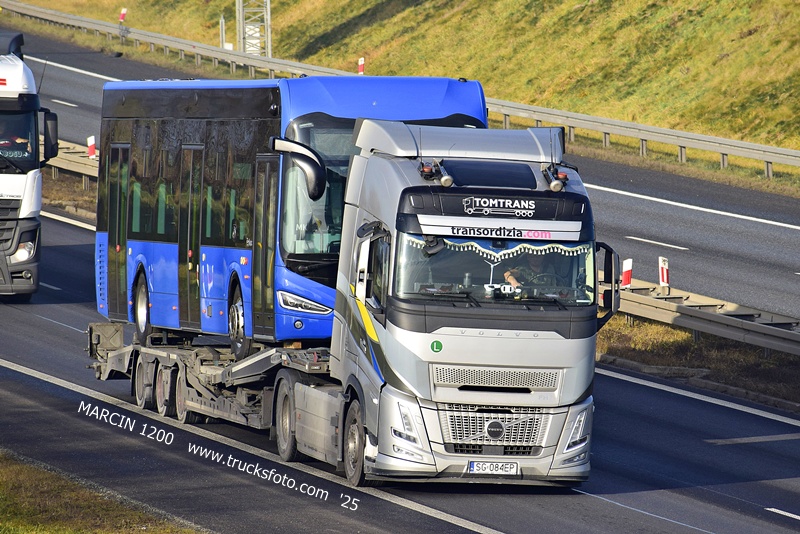 _DSC8590 TRANSORDIZIA TOMTRANS-crop-VOLVO FH AERO.JPG