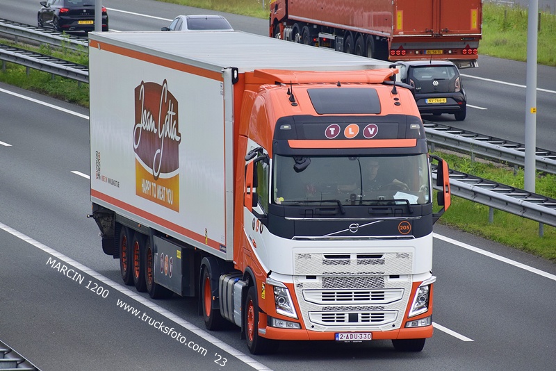 _DSC3363 TLV-crop-VOLVO FH4.JPG