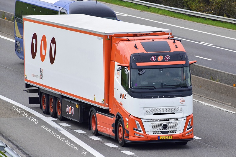 _DSC5815 TLV-crop-VOLVO FH AERO.JPG