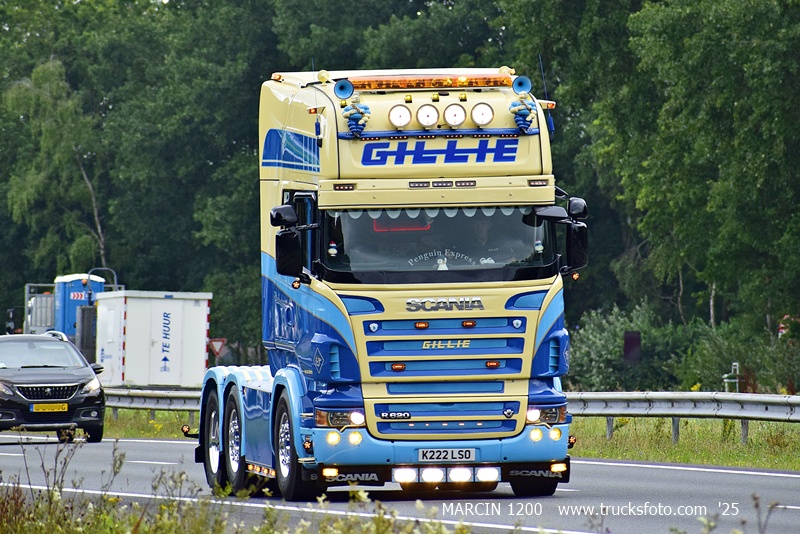 _DSC0674 GILLIE-crop-SCANIA R620 V8.JPG