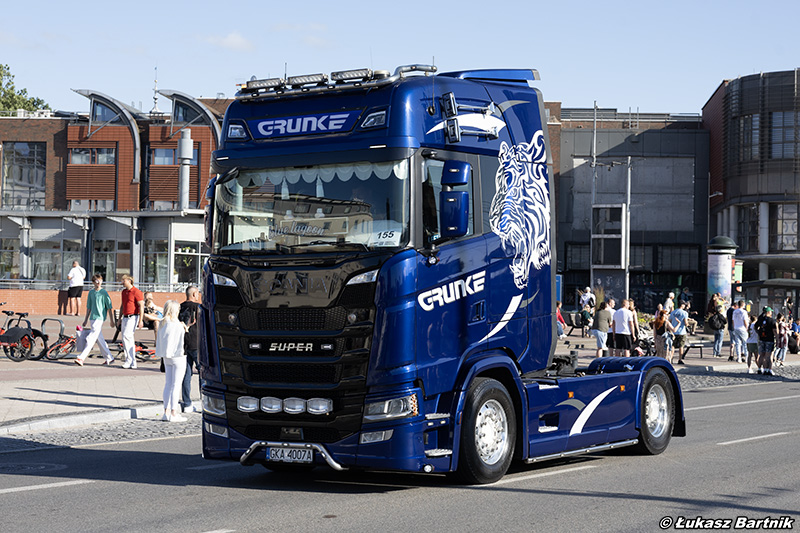 IMG_0937 Scania S Grunke PMS26.jpg