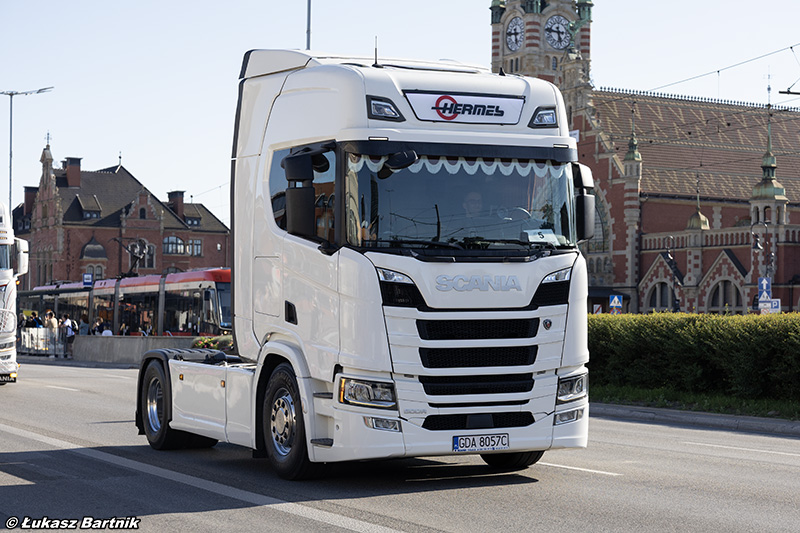 IMG_0776 Scania R Hermes PMS26.jpg