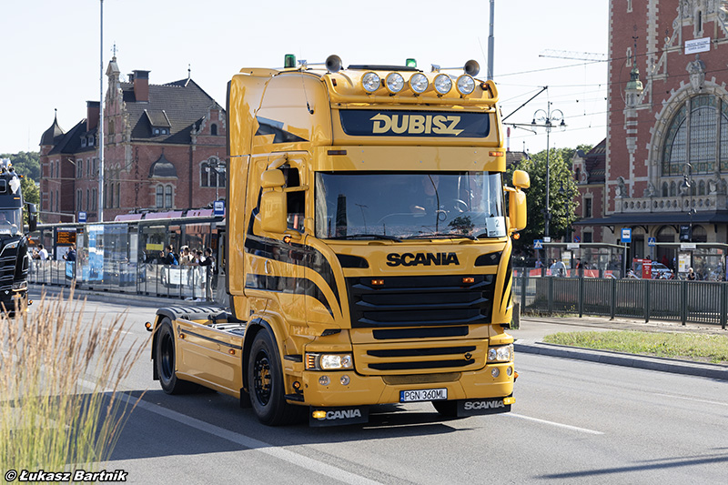 IMG_0743 Scania R Dubisz PMS26.jpg