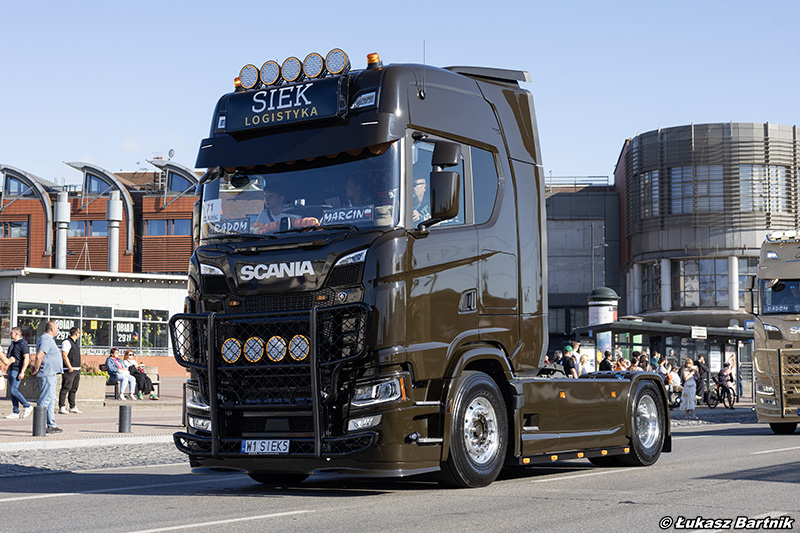 IMG_0990 Scania S Siek PMS26.jpg