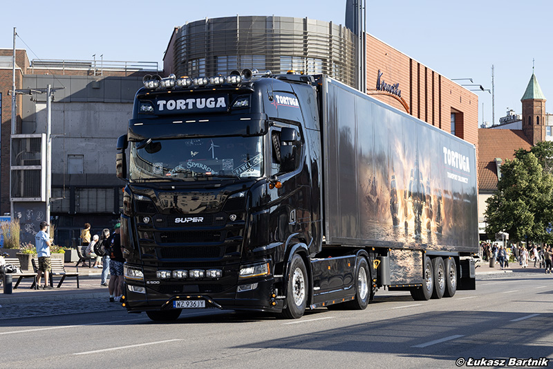 IMG_0997 Scania S Tortuga PMS26.jpg